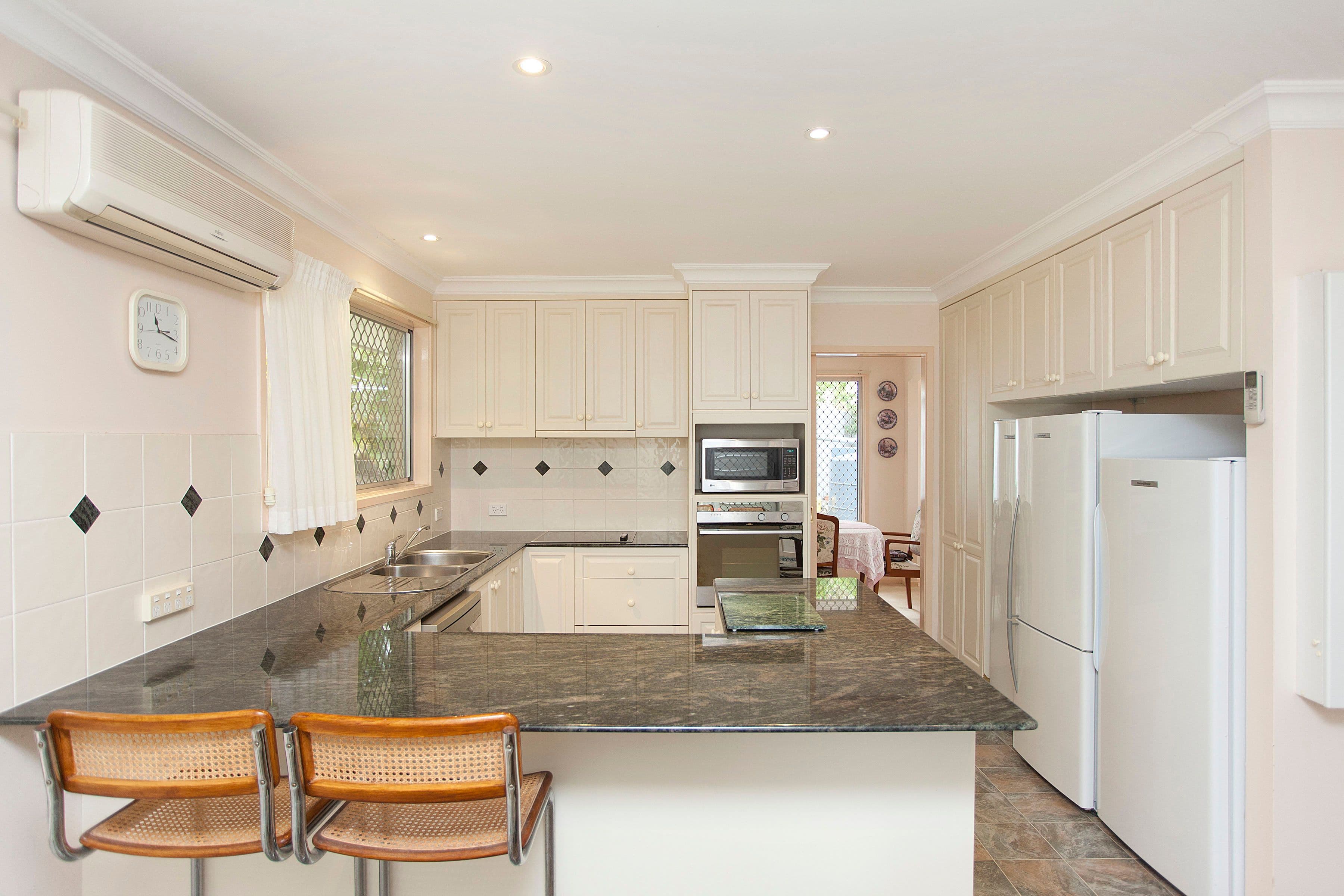 7 Kimmuli Place, The Gap QLD 4061, The Gap - Thumbnail 2