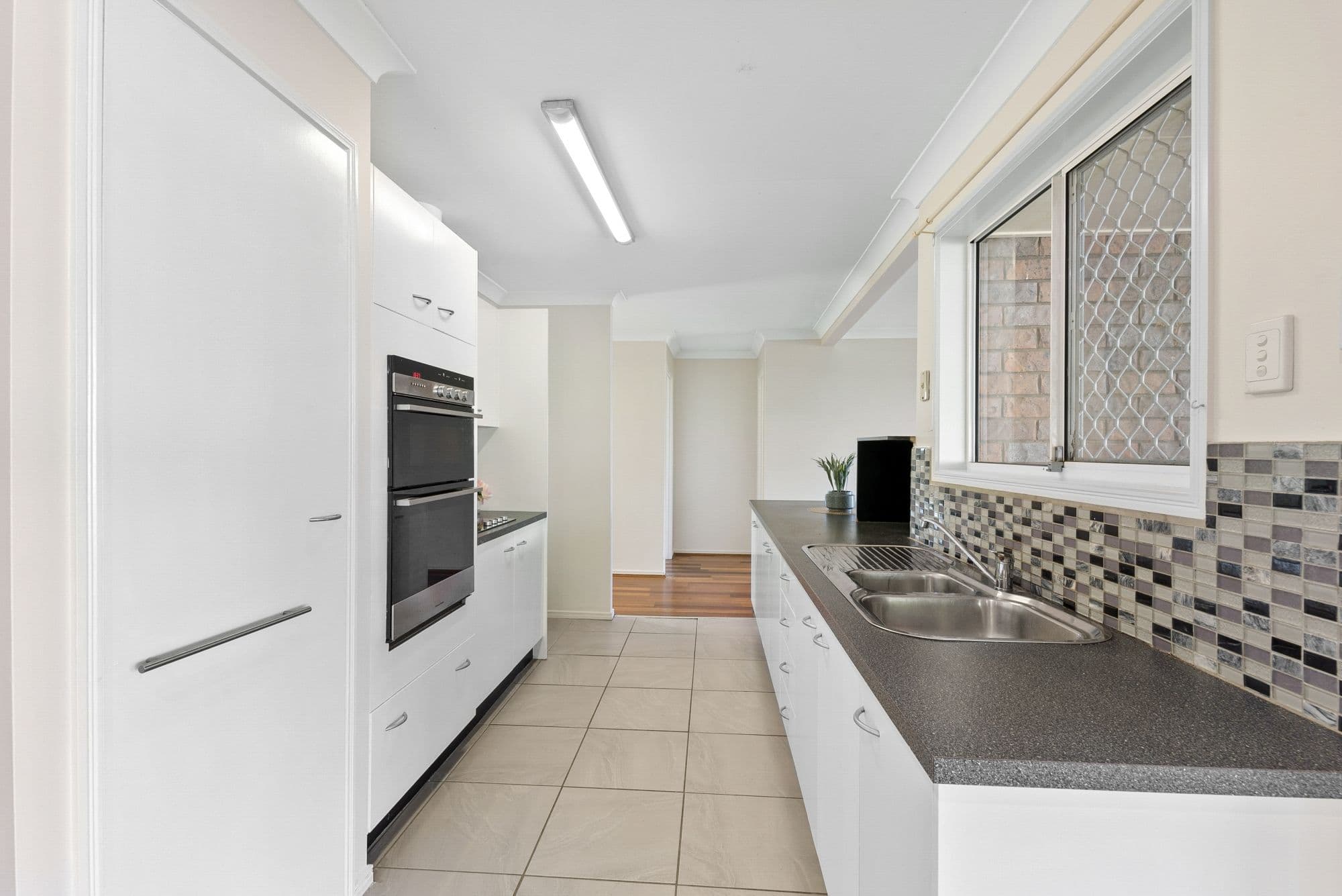 25 Linthaven Drive, Rothwell QLD 4022, Rothwell - Thumbnail 4