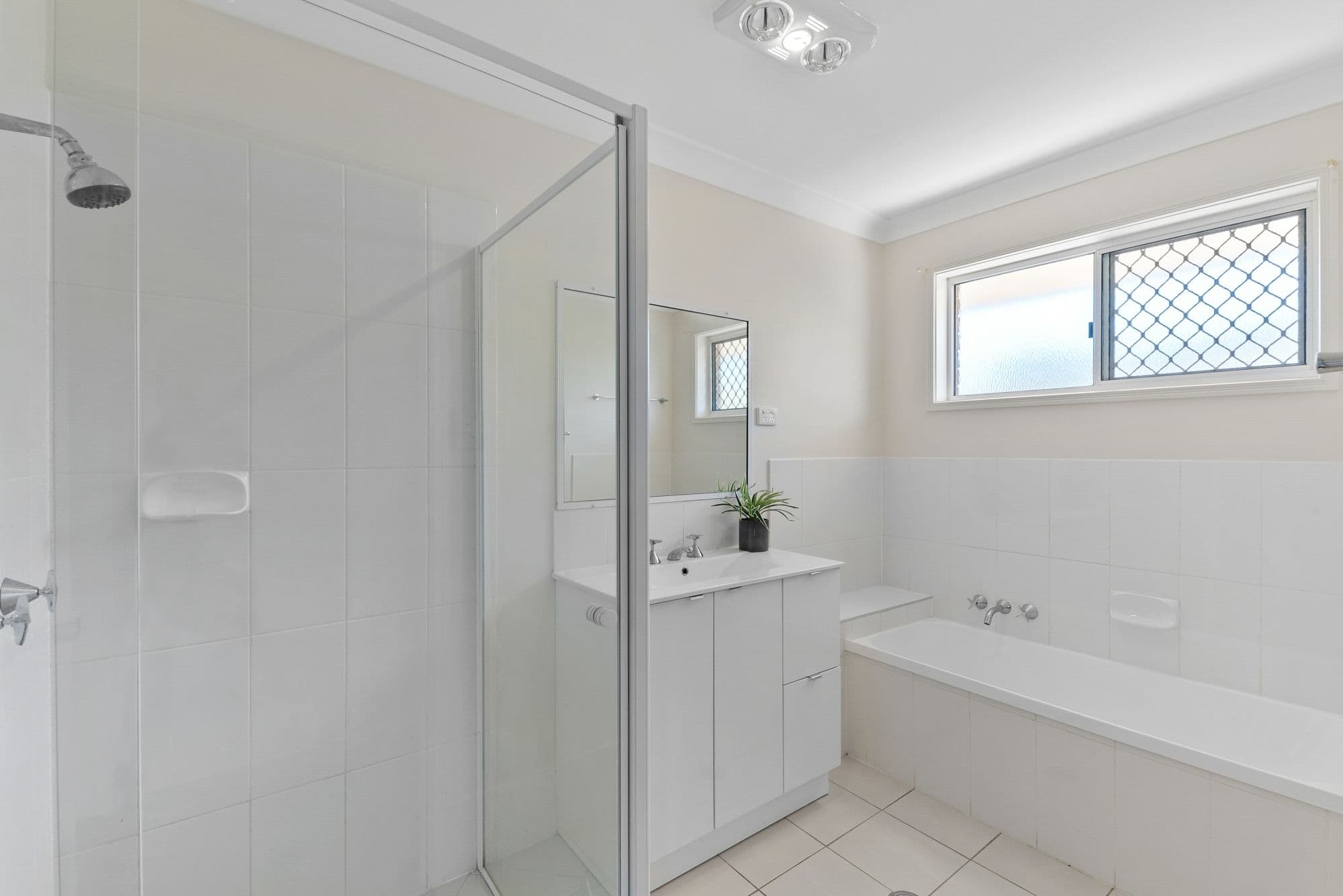 25 Linthaven Drive, Rothwell QLD 4022, Rothwell - Thumbnail 7