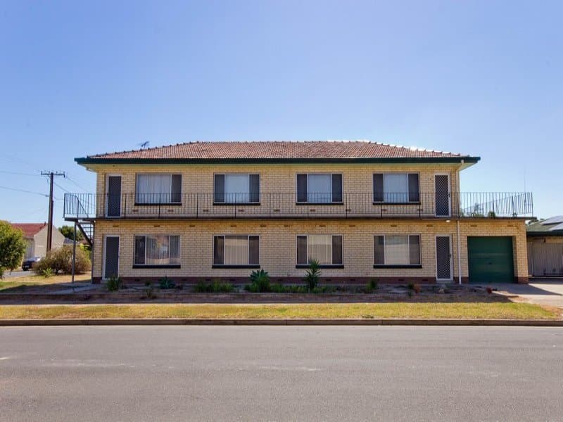 28 Richard Street, Mansfield Park - Image 1