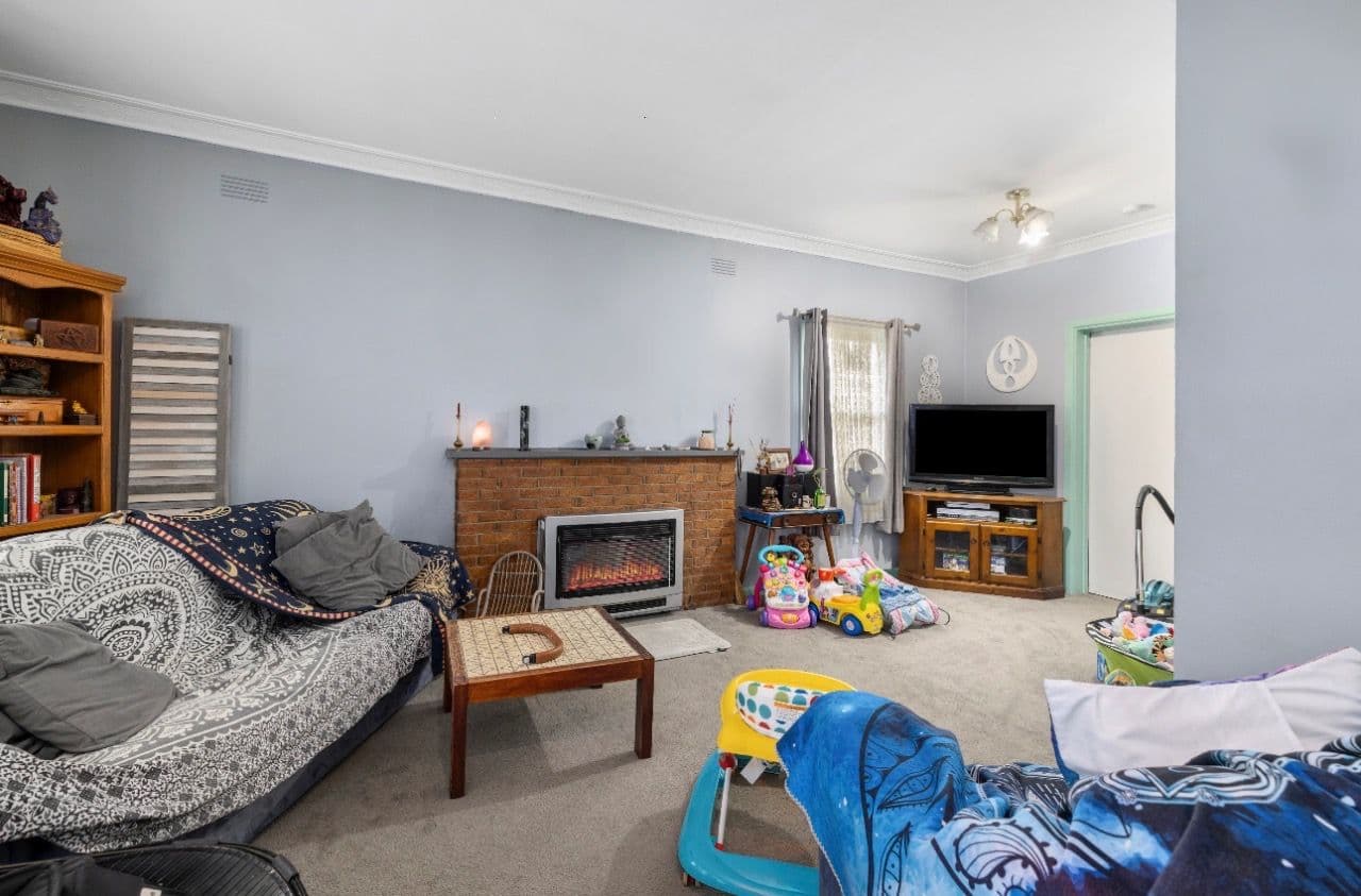 17 Speed Street, Ararat VIC 3377, Ararat - Thumbnail 2