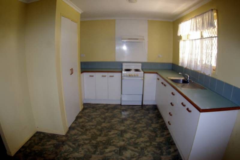 98  Bermuda Avenue, DECEPTION BAY QLD 4508, Deception Bay - Thumbnail 4