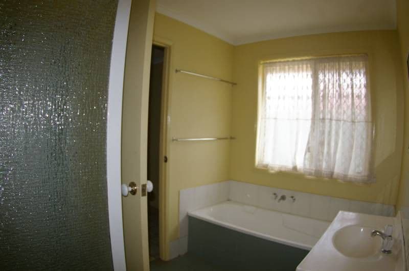 98  Bermuda Avenue, DECEPTION BAY QLD 4508, Deception Bay - Thumbnail 6