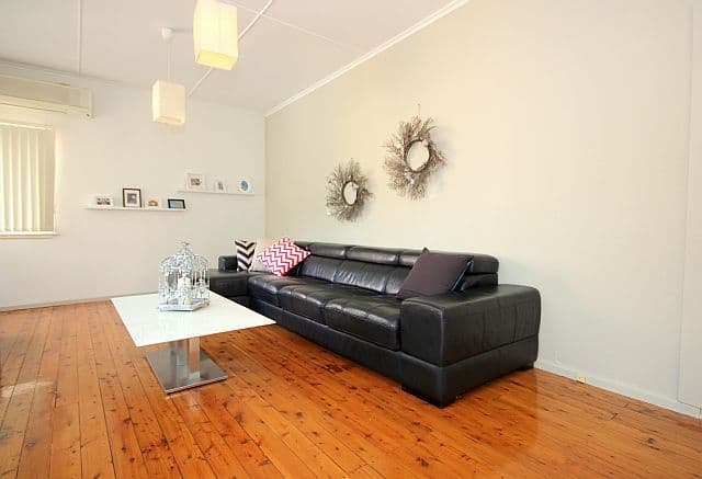 43 Bellevue Avenue, GEORGES HALL NSW 2198, Georges Hall - Thumbnail 2