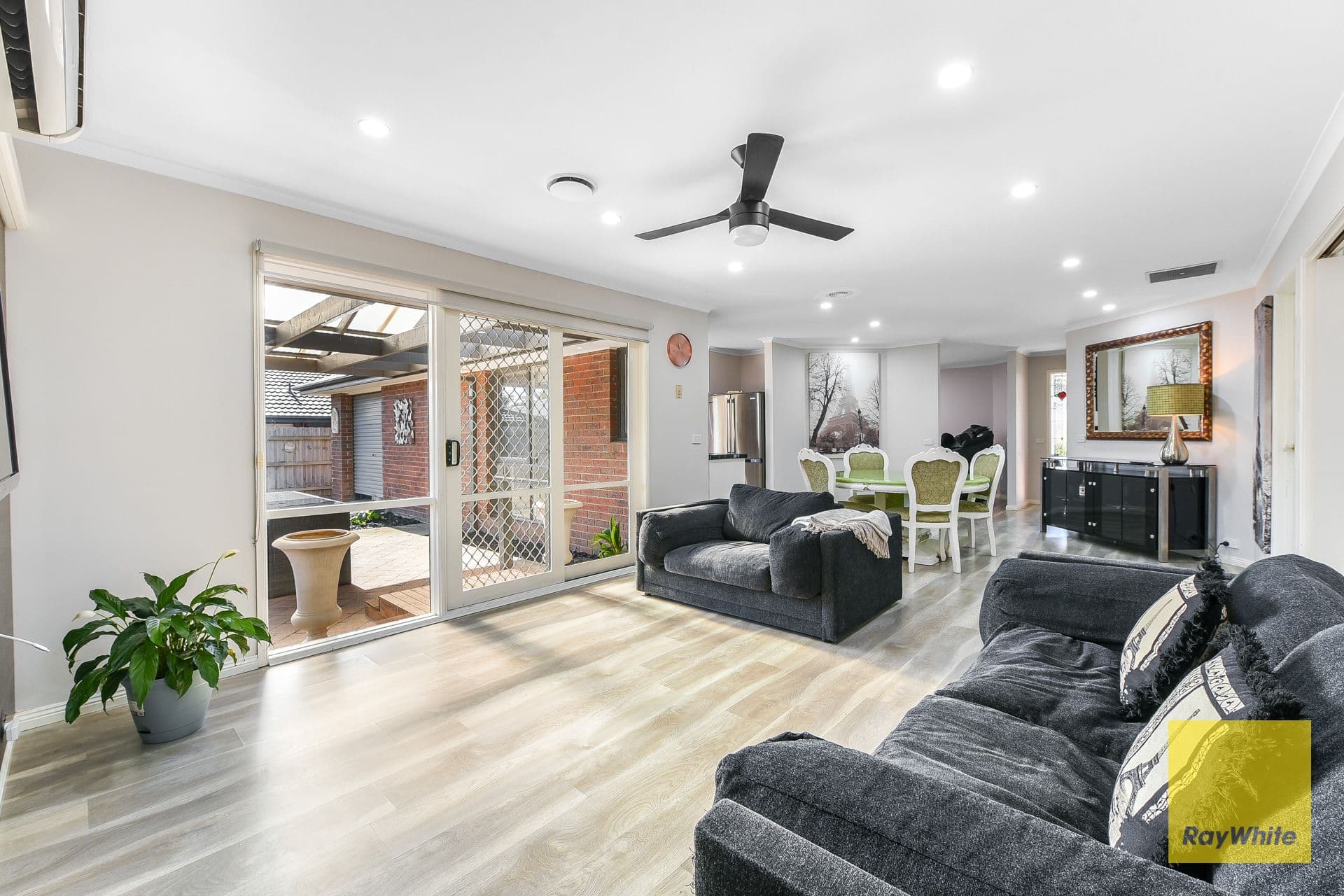 20 Caron Close, Hallam VIC 3803, Hallam - Thumbnail 4
