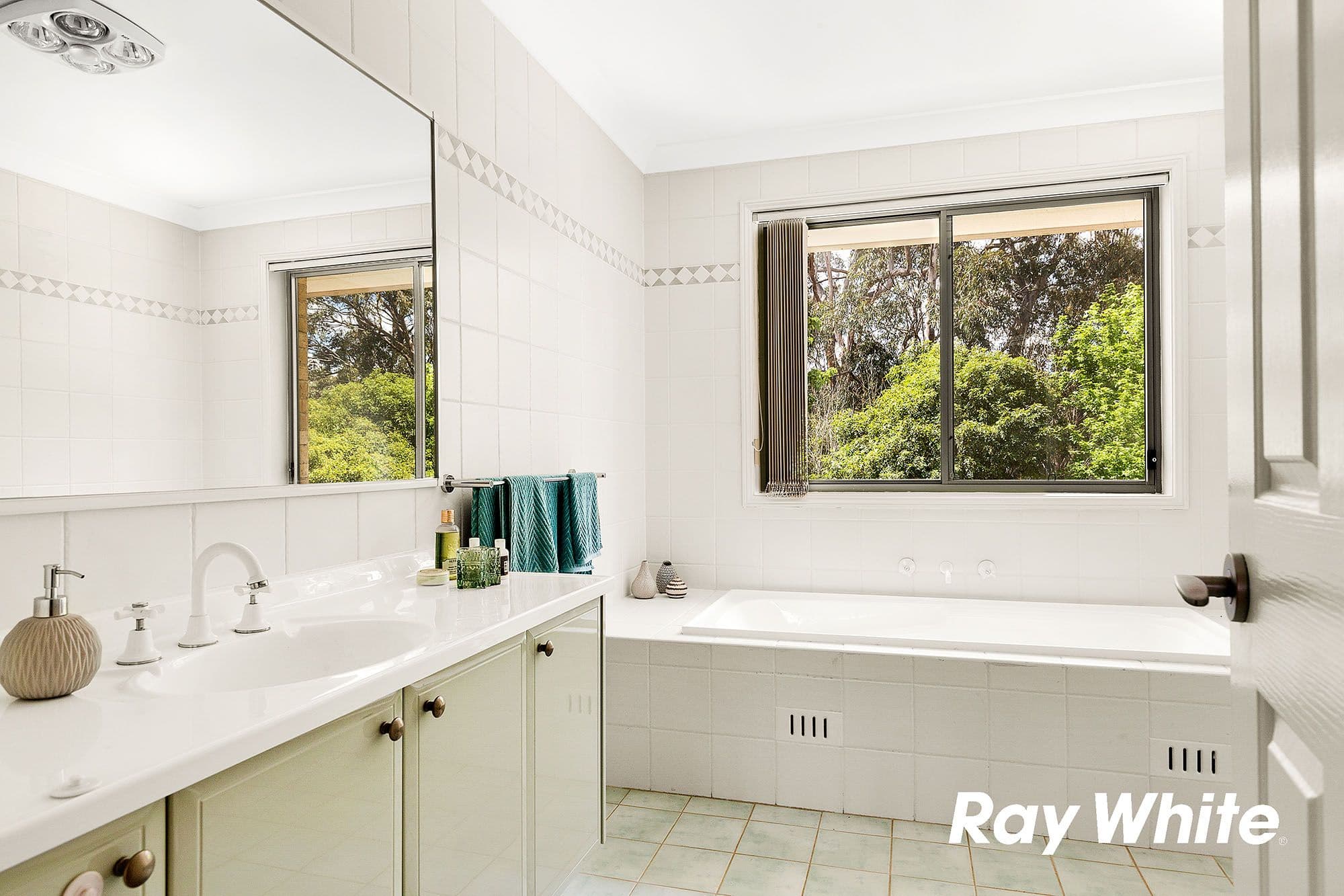 8 Longley Place, Castle Hill - Thumbnail 5