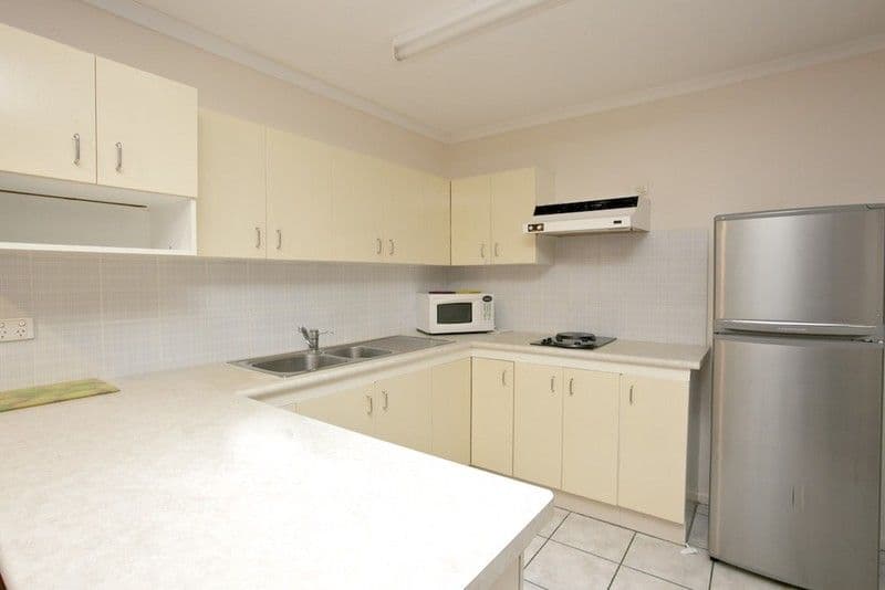 65 Sutton Street, REDCLIFFE QLD 4020, Redcliffe - Thumbnail 3