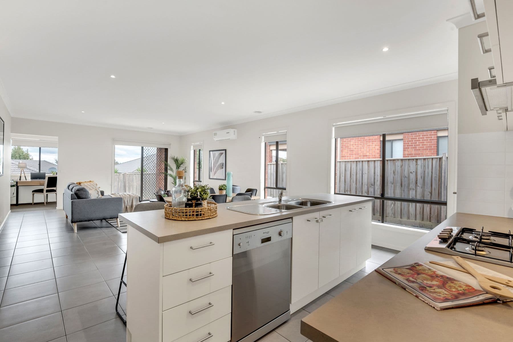 13 Telopea Avenue, Wallan VIC 3756, Wallan - Thumbnail 6
