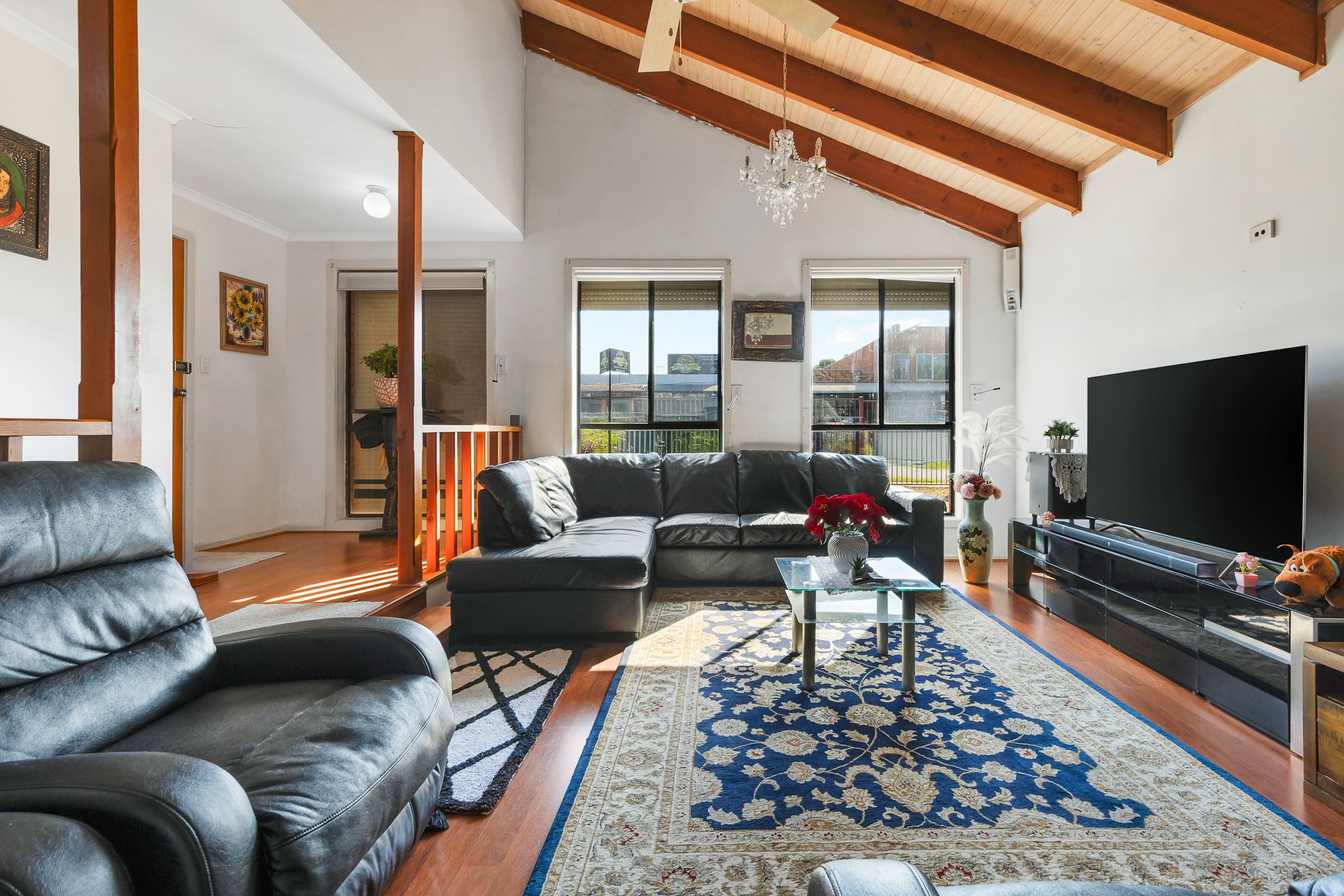 5 Pines Way, Craigieburn VIC 3064, Craigieburn - Thumbnail 2