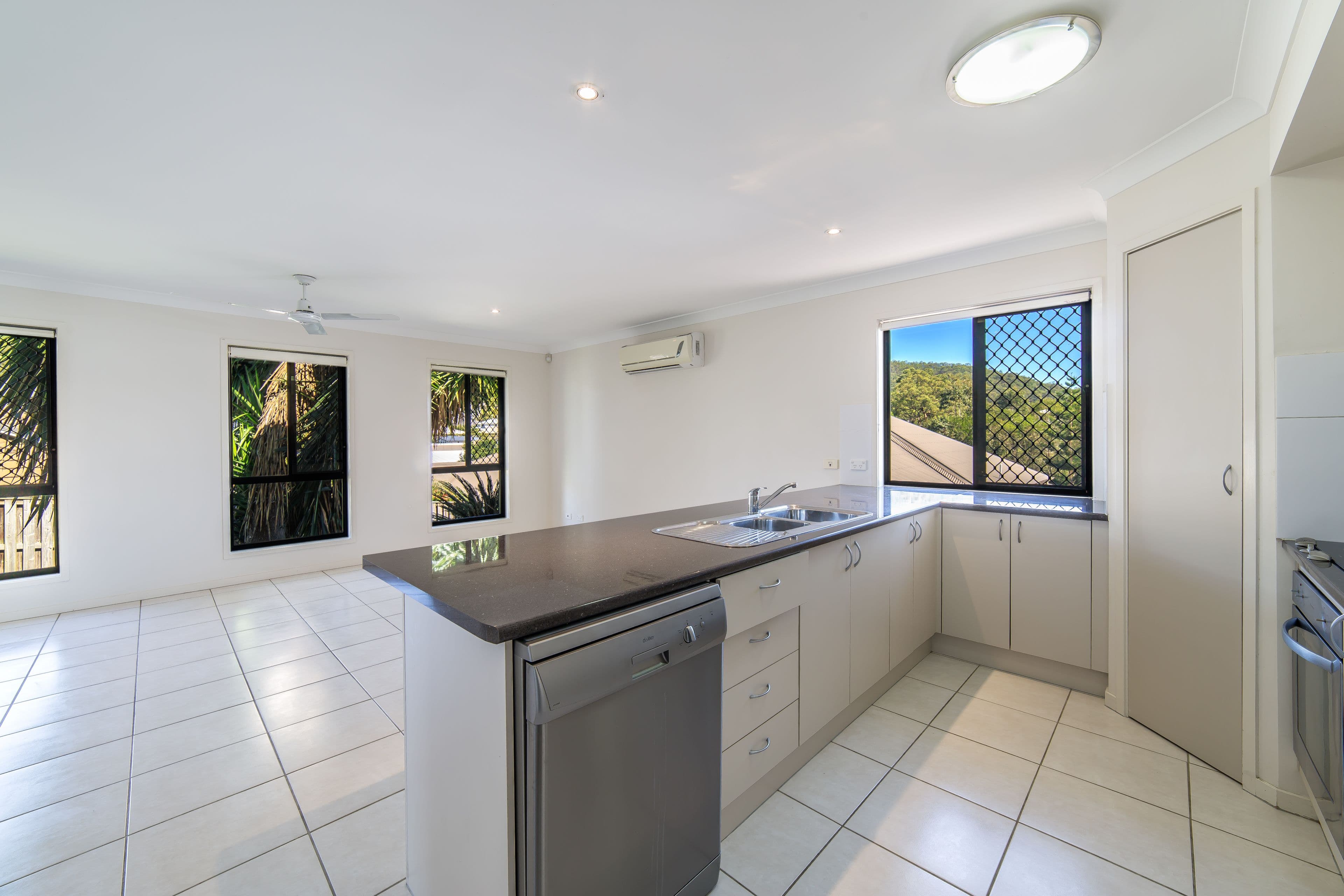 3 Yego Place, Upper Coomera QLD 4209, Upper Coomera - Thumbnail 4