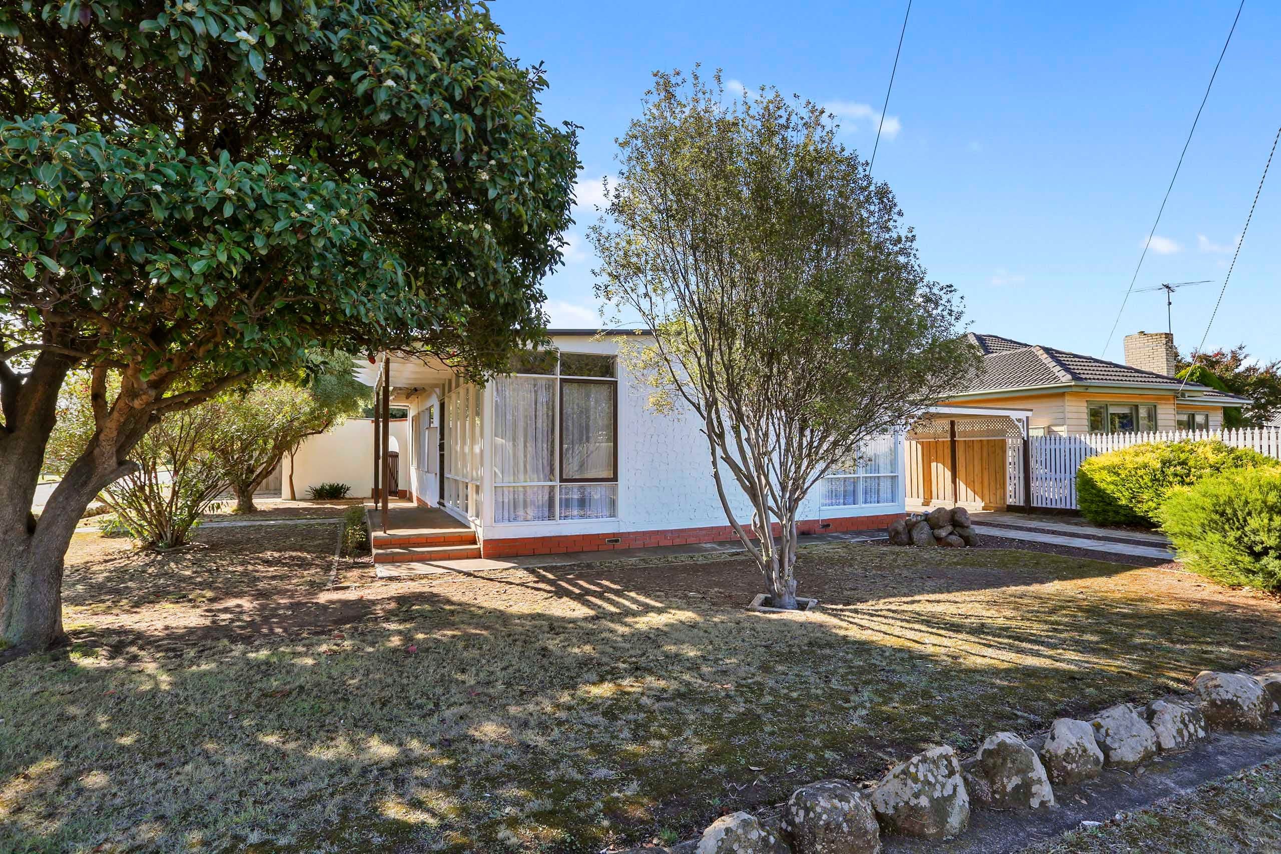15 Canterbury Road East, Lara VIC 3212, Lara - Image 1
