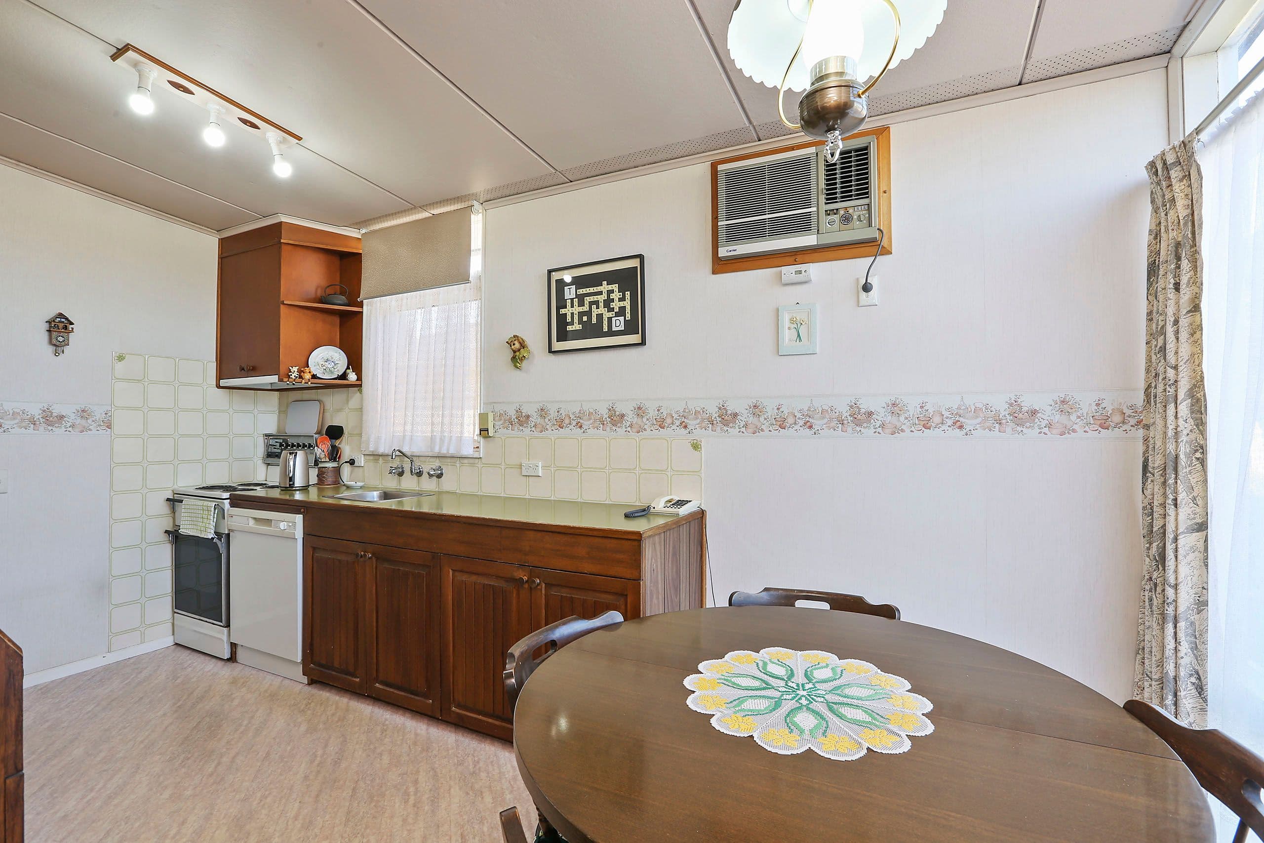15 Canterbury Road East, Lara VIC 3212, Lara - Thumbnail 4
