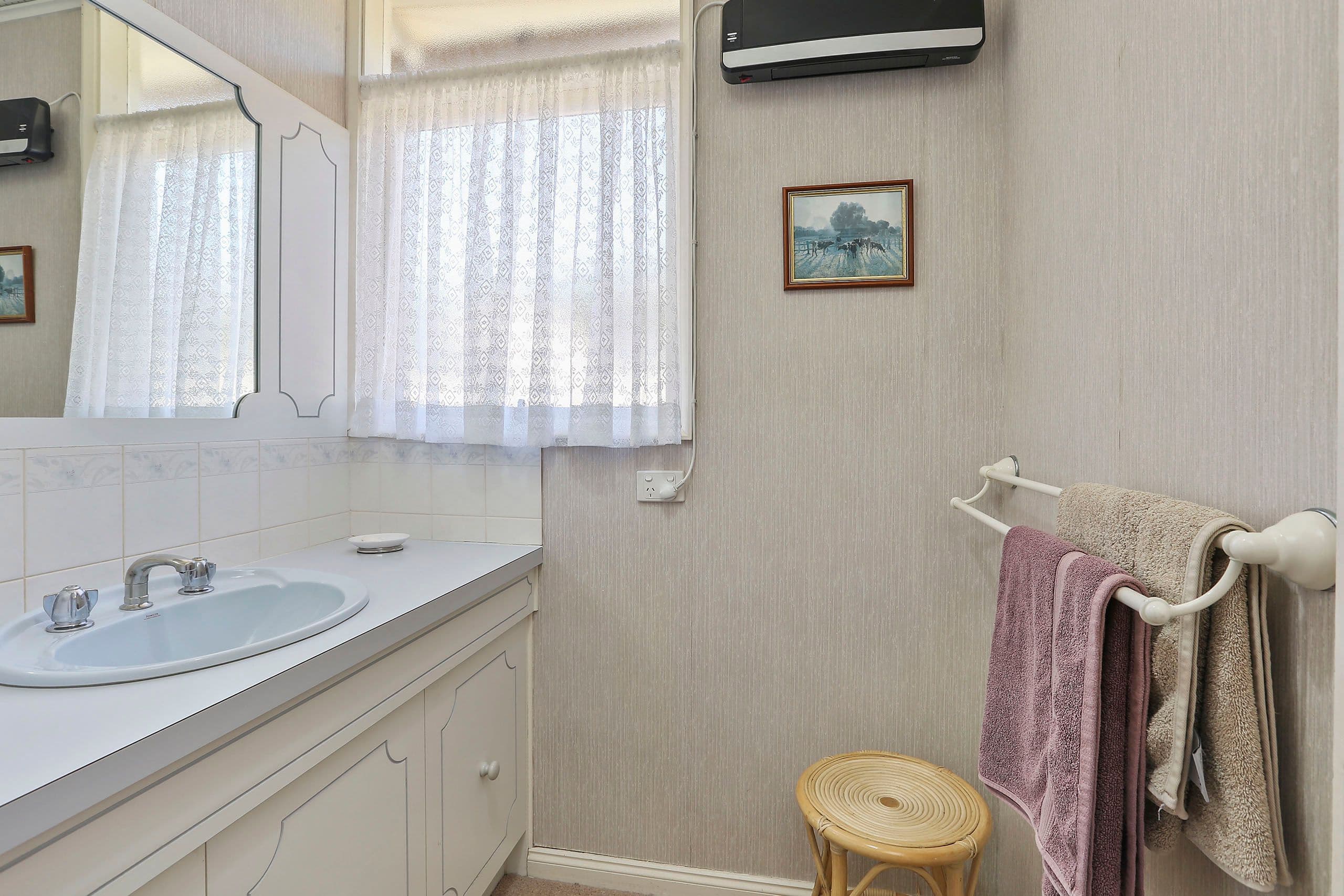 15 Canterbury Road East, Lara VIC 3212, Lara - Thumbnail 7