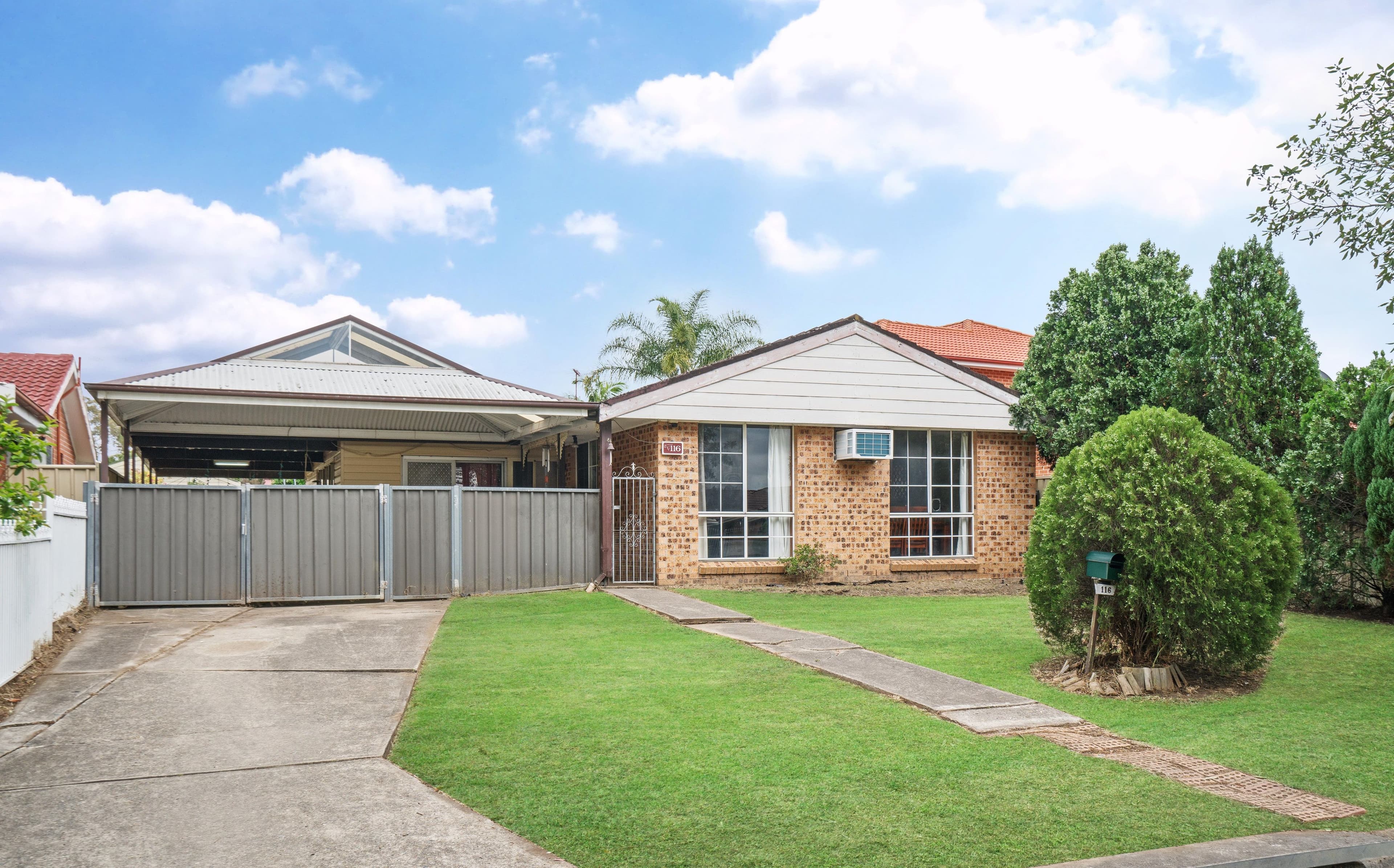 116 Buckwell Drive, Hassall Grove - Image 1