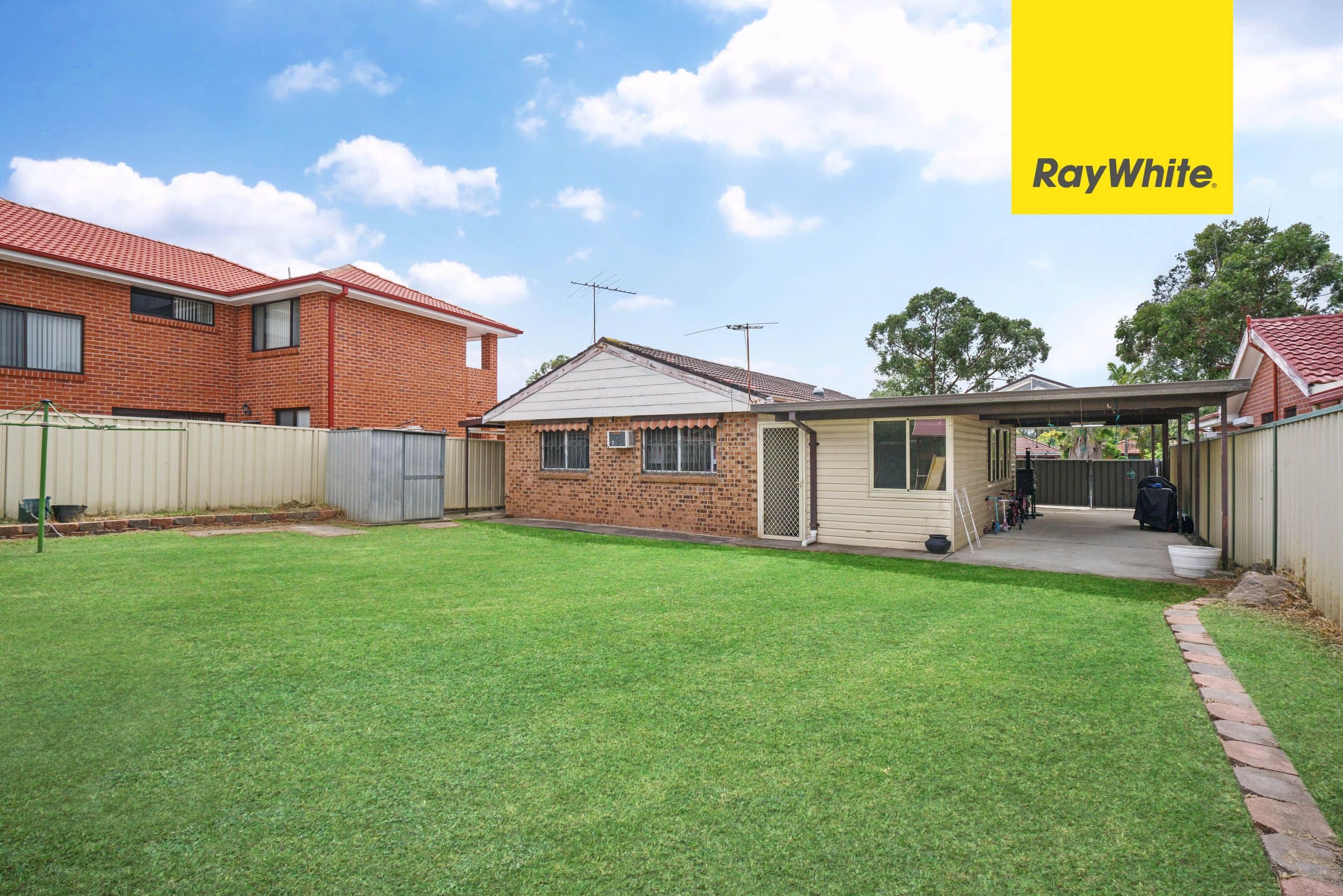 116 Buckwell Drive, Hassall Grove - Thumbnail 2