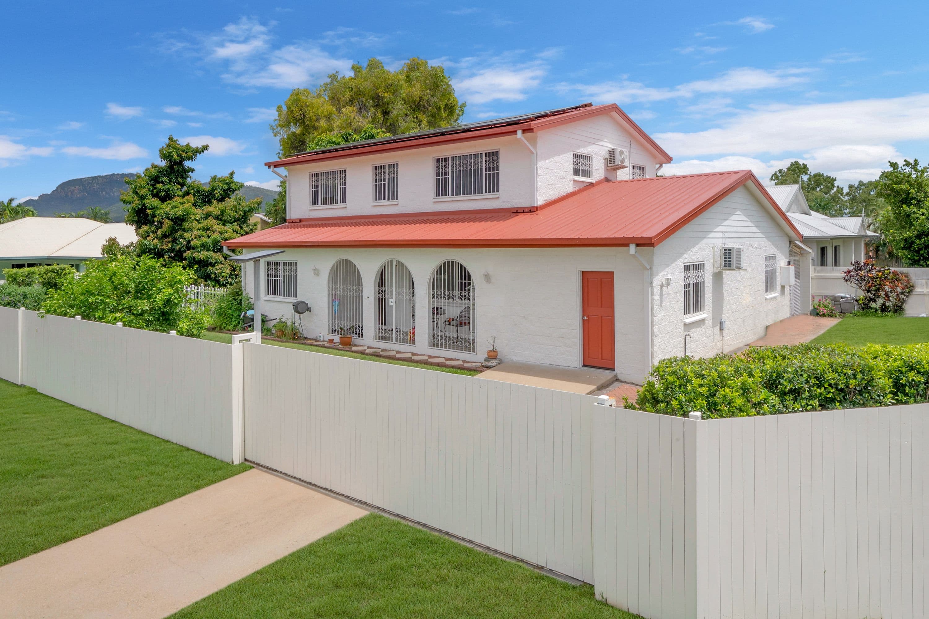 286 Charles Street, Cranbrook QLD 4814, Cranbrook - Image 1