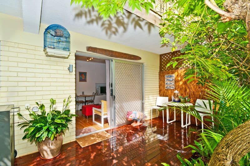 41 Tallebudgera Drive, PALM BEACH QLD 4221, Palm Beach - Thumbnail 2