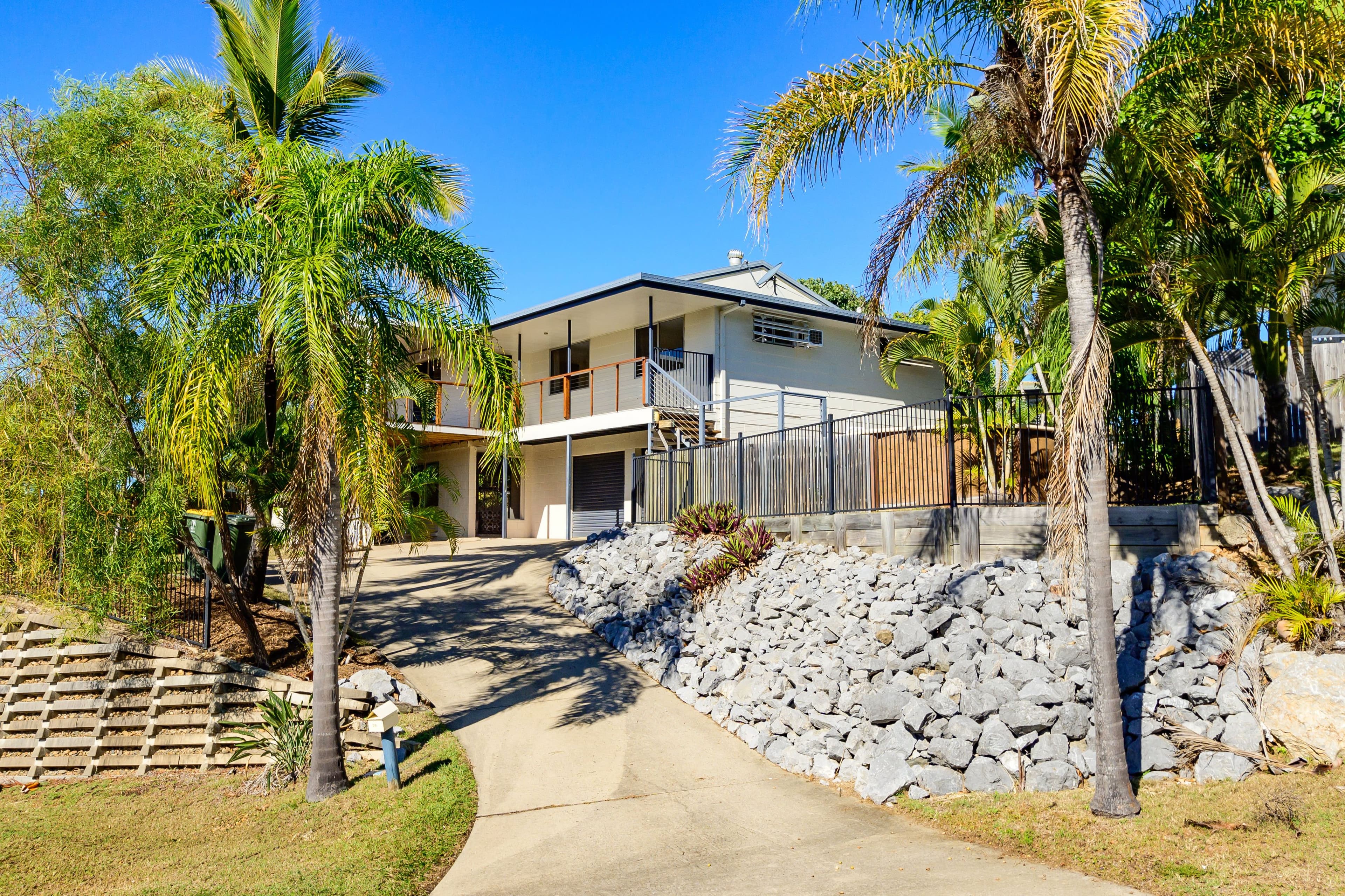 28 Sayre Cresent, Boyne Island QLD 4680, Boyne Island - Thumbnail 4