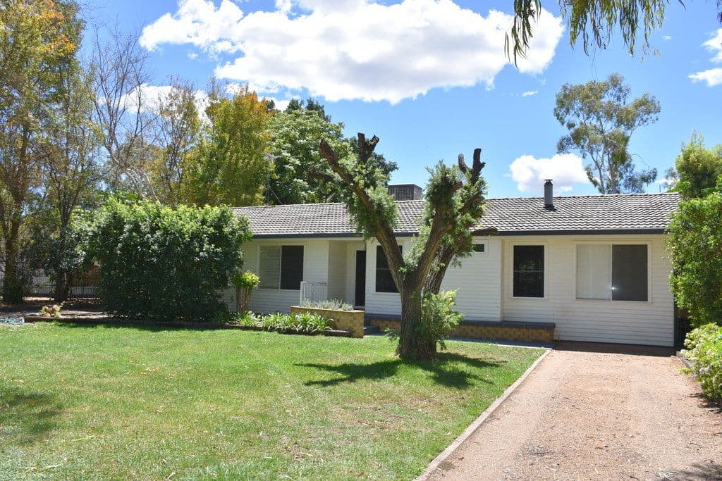 11 Tirzah Street, Moree NSW 2400, Moree - Thumbnail 2