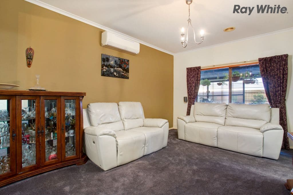 37 Perceval Crescent, Taylors Lakes VIC 3038, Taylors Lakes - Thumbnail 2