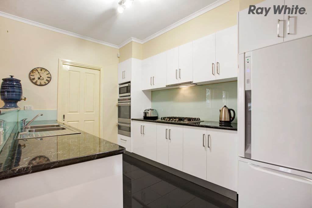 37 Perceval Crescent, Taylors Lakes VIC 3038, Taylors Lakes - Thumbnail 4