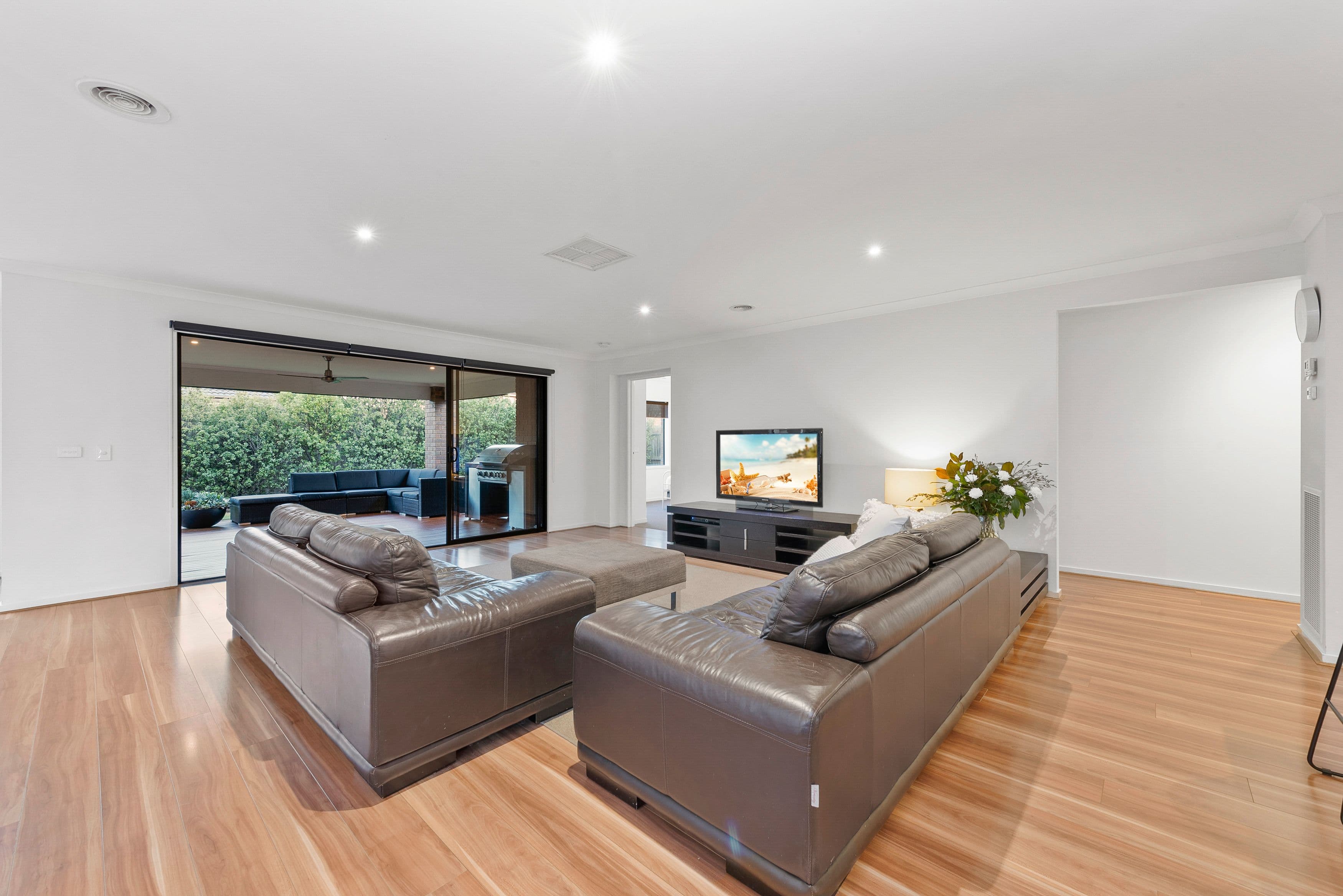 5 Bronte Way, Taylors Hill VIC 3037, Taylors Hill - Thumbnail 5