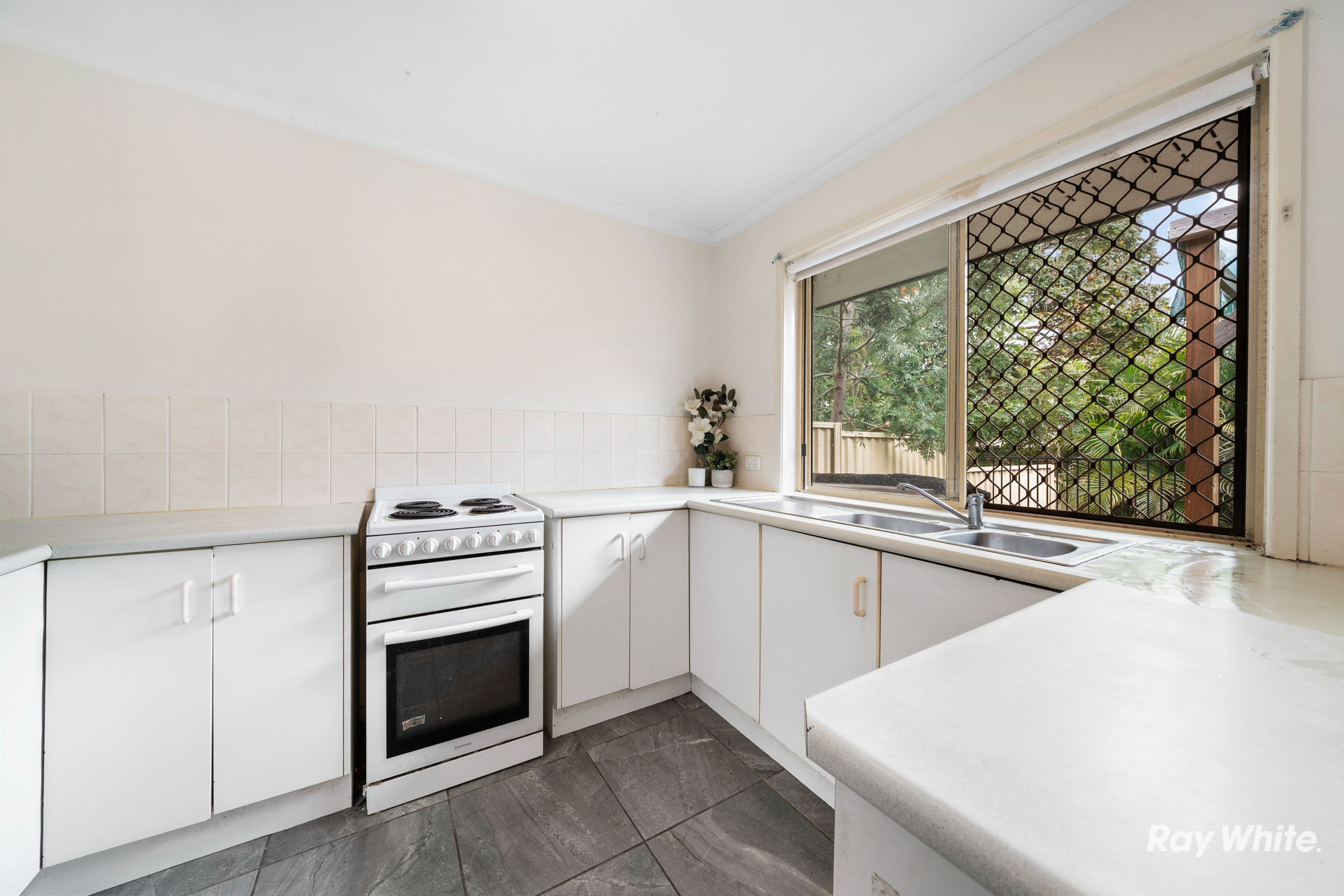 7 Lindner Close, Eagleby QLD 4207, Eagleby - Thumbnail 4