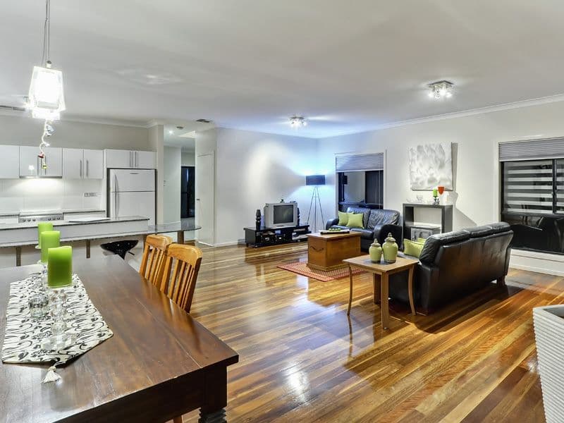 42 Kuranda Street, BALMORAL QLD 4171, Balmoral - Thumbnail 3