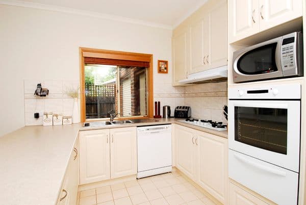 6 Longfellow Avenue, MOOROOLBARK VIC 3138, Mooroolbark - Thumbnail 4
