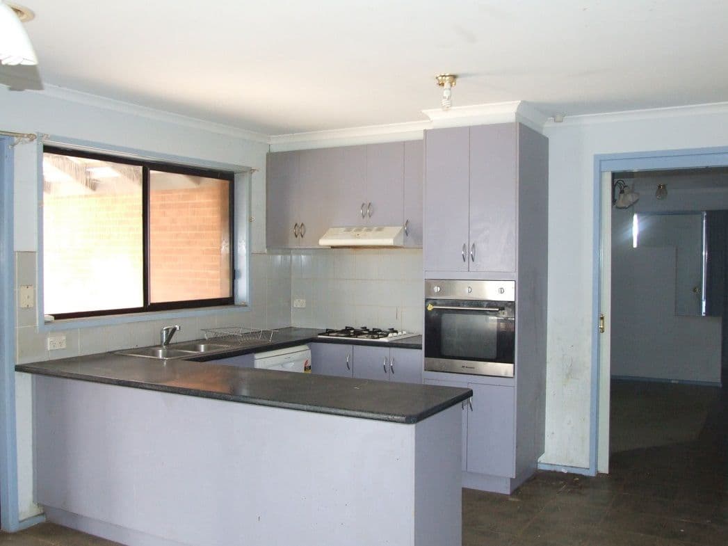 30 Strawberry Road, KURUNJANG VIC 3337, Kurunjang - Thumbnail 2