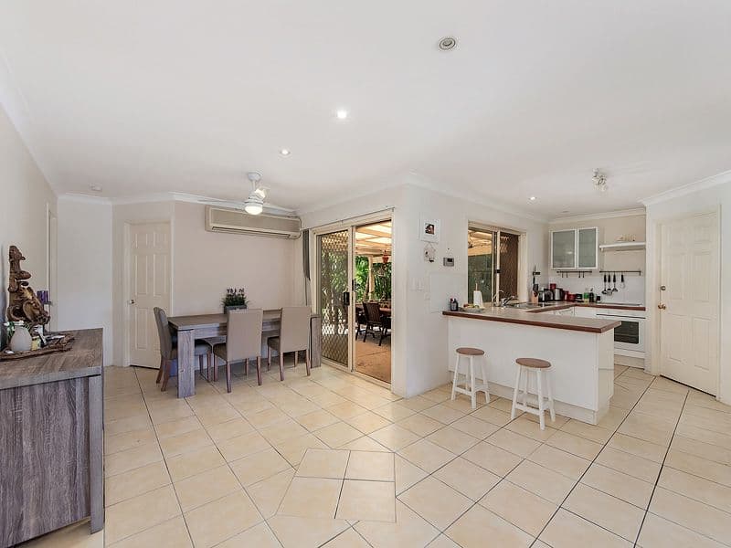 10 Pinebark Avenue, Oxenford QLD 4210, Oxenford - Thumbnail 3