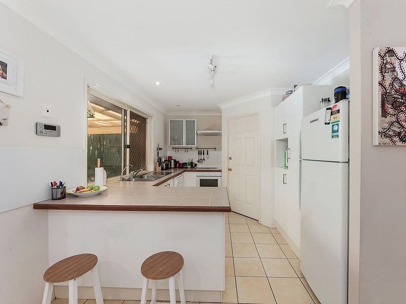 10 Pinebark Avenue, Oxenford QLD 4210, Oxenford - Thumbnail 4