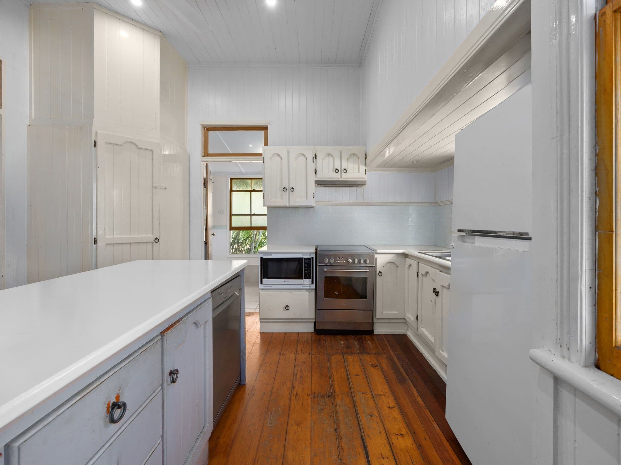 116 South Station Road, Silkstone QLD 4304, Silkstone - Thumbnail 4