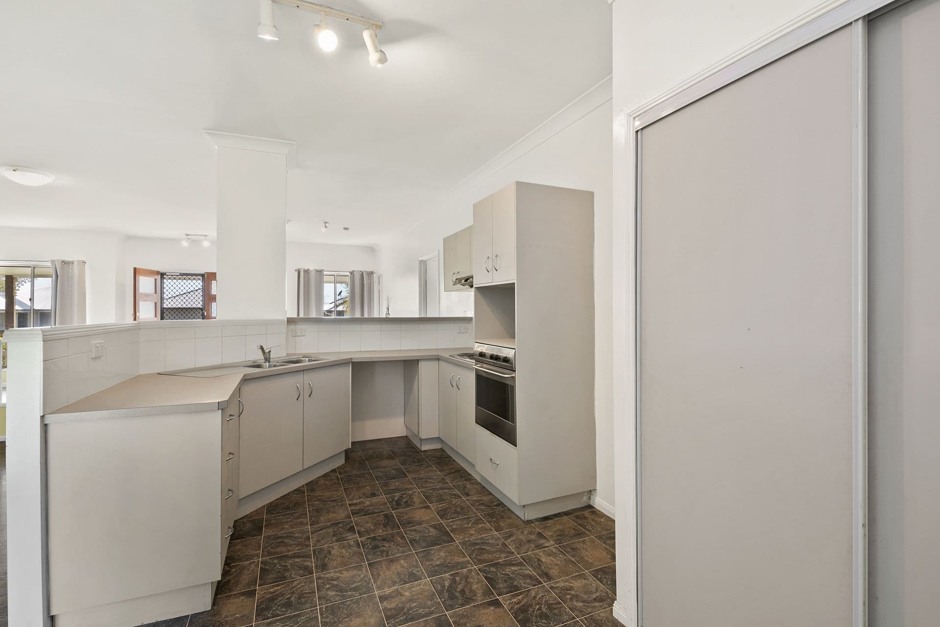 50 Brisbane Crescent, Deception Bay QLD 4508, Deception Bay - Thumbnail 4