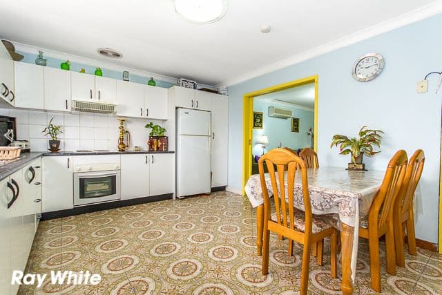 98 Chifley Street, SMITHFIELD NSW 2164, Smithfield - Thumbnail 2