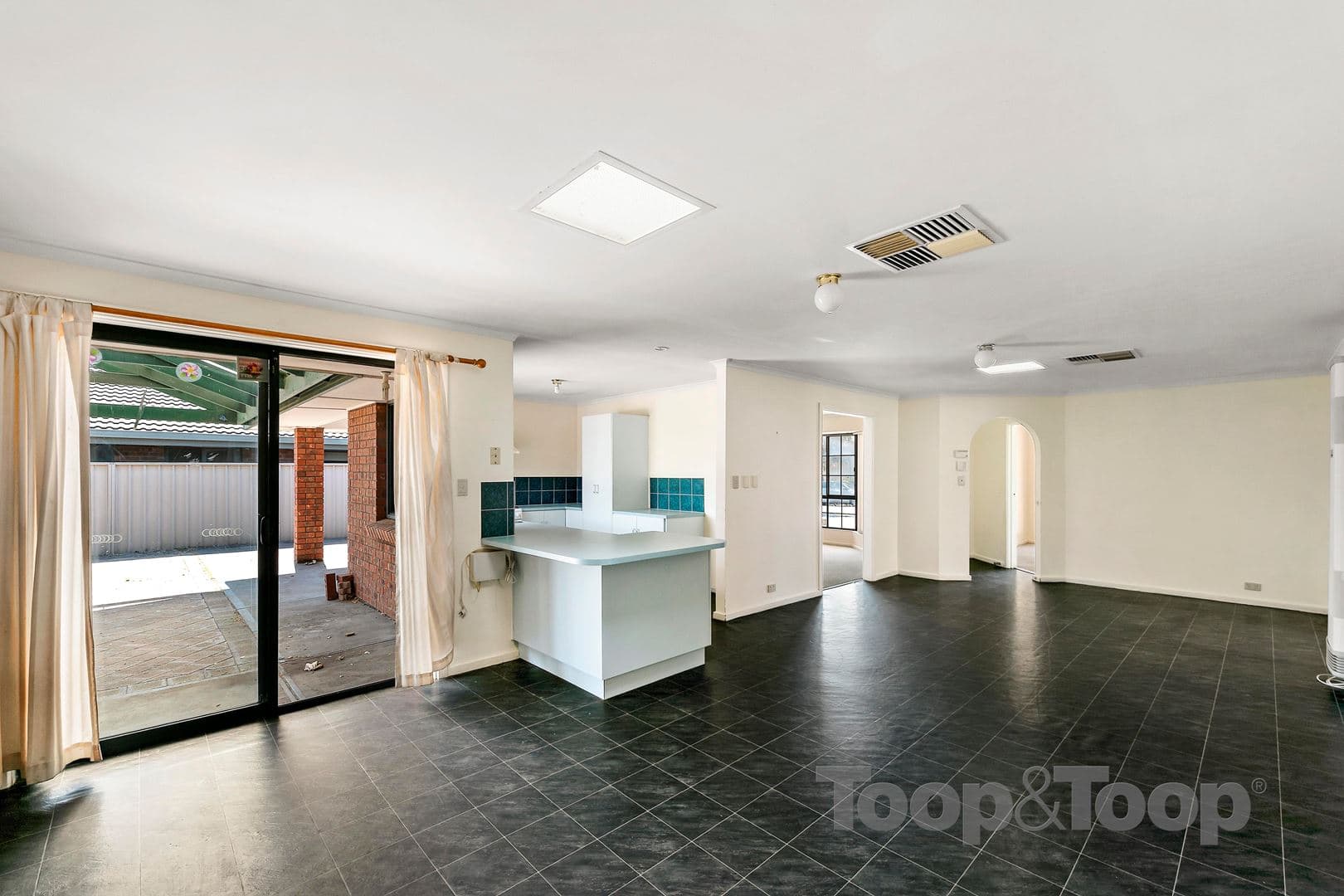 16 Cowrie Drive, Seaford Rise SA 5169, Seaford Rise - Thumbnail 3