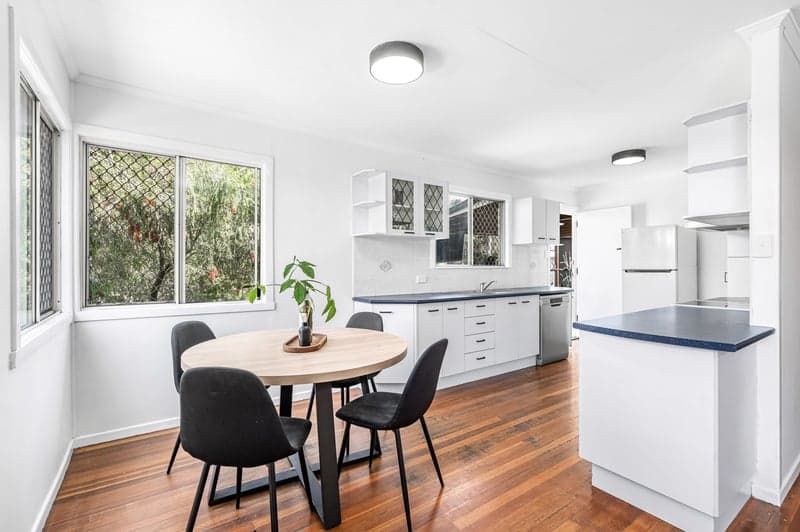 42 Roseneath Parade, Wynnum West - Thumbnail 2