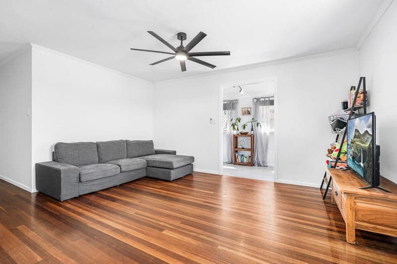42 Roseneath Parade, Wynnum West - Thumbnail 4