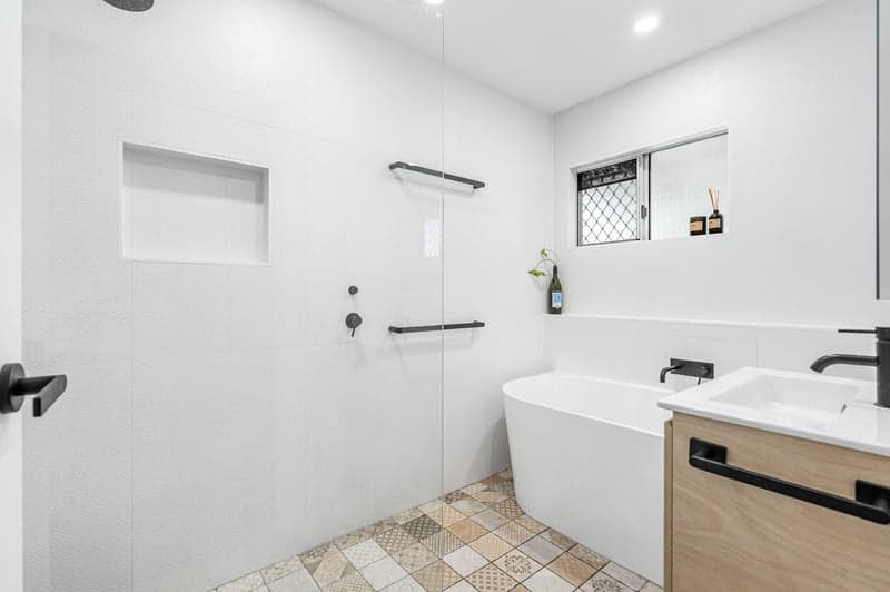 42 Roseneath Parade, Wynnum West - Thumbnail 7