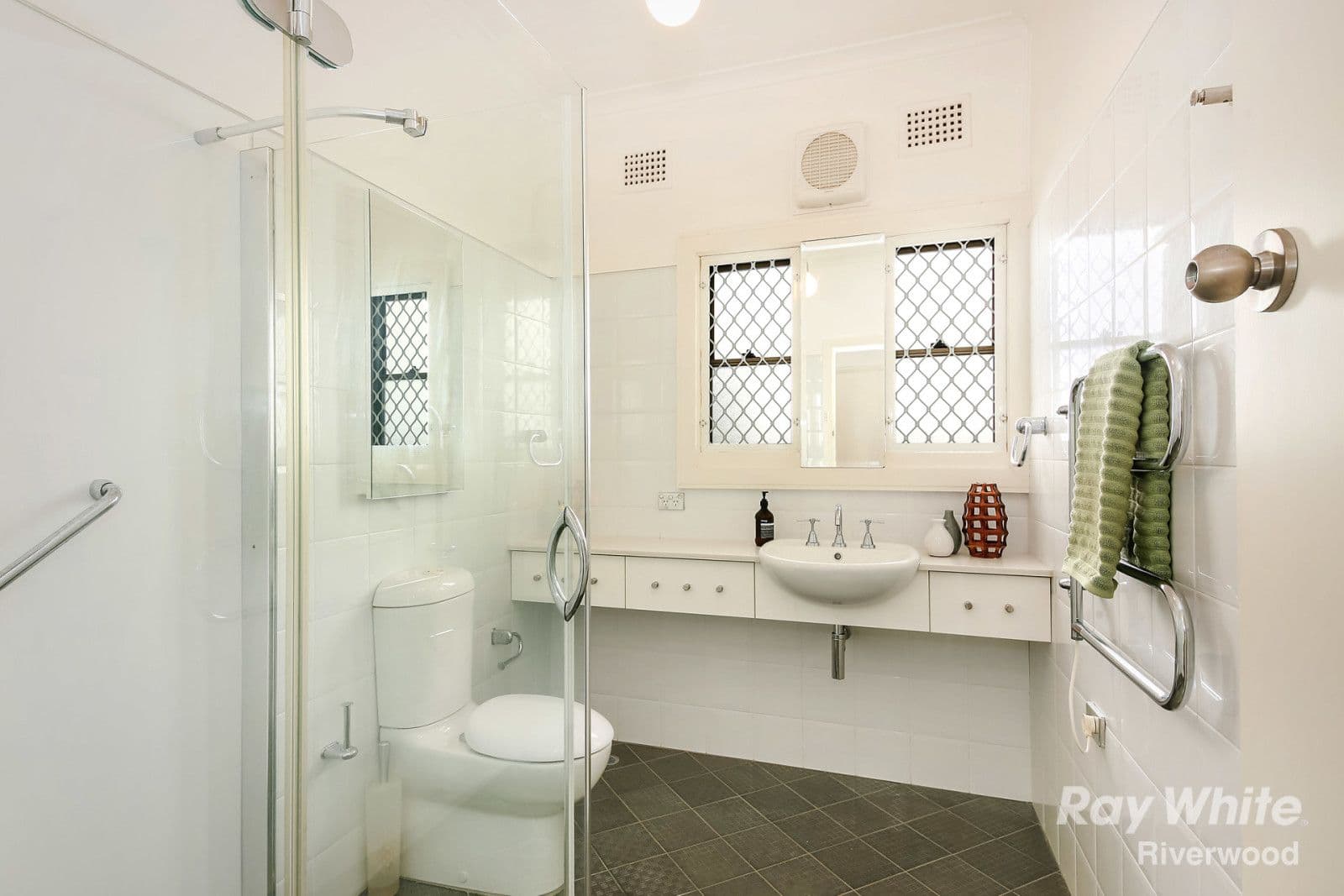 19 Larkhill Avenue, Riverwood - Thumbnail 6