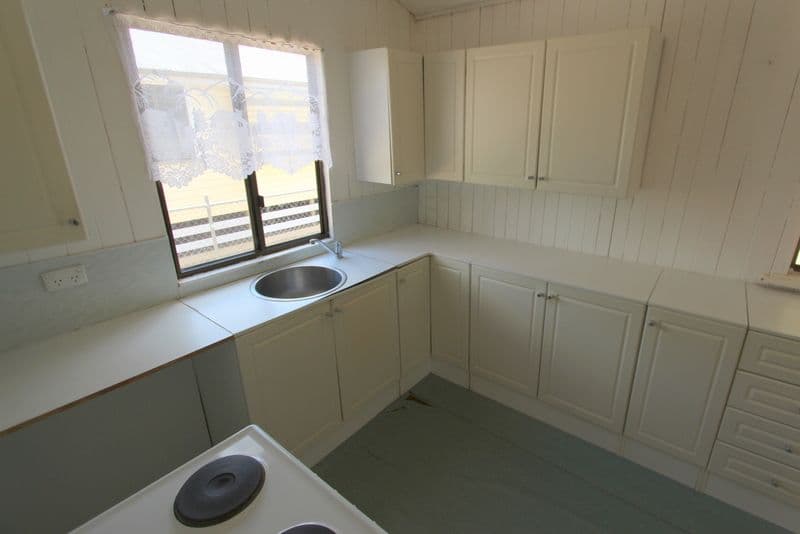 142 Alfred Street, CHARLEVILLE QLD 4470, Charleville - Thumbnail 2