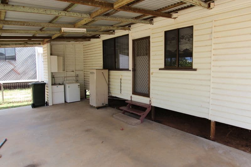 142 Alfred Street, CHARLEVILLE QLD 4470, Charleville - Thumbnail 4