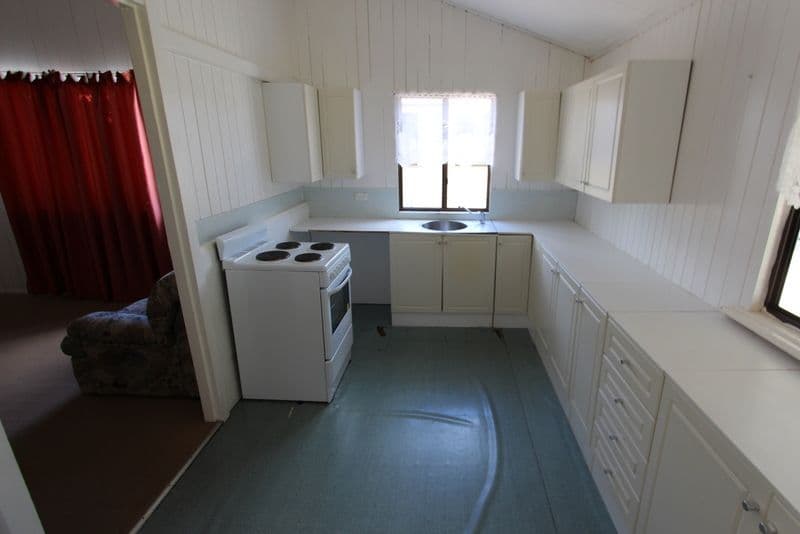 142 Alfred Street, CHARLEVILLE QLD 4470, Charleville - Thumbnail 5