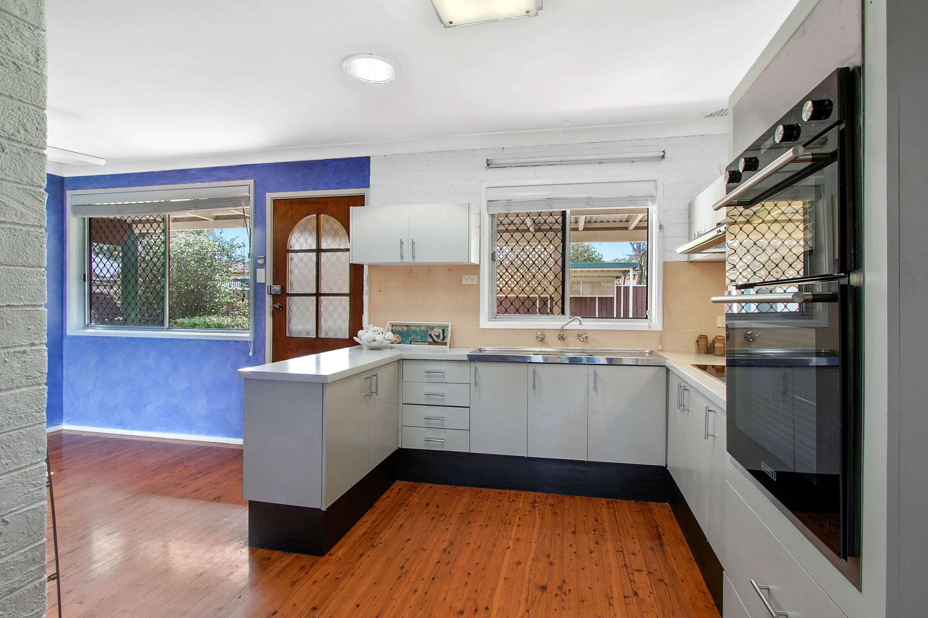 11 Bradley Road, South Windsor - Thumbnail 2