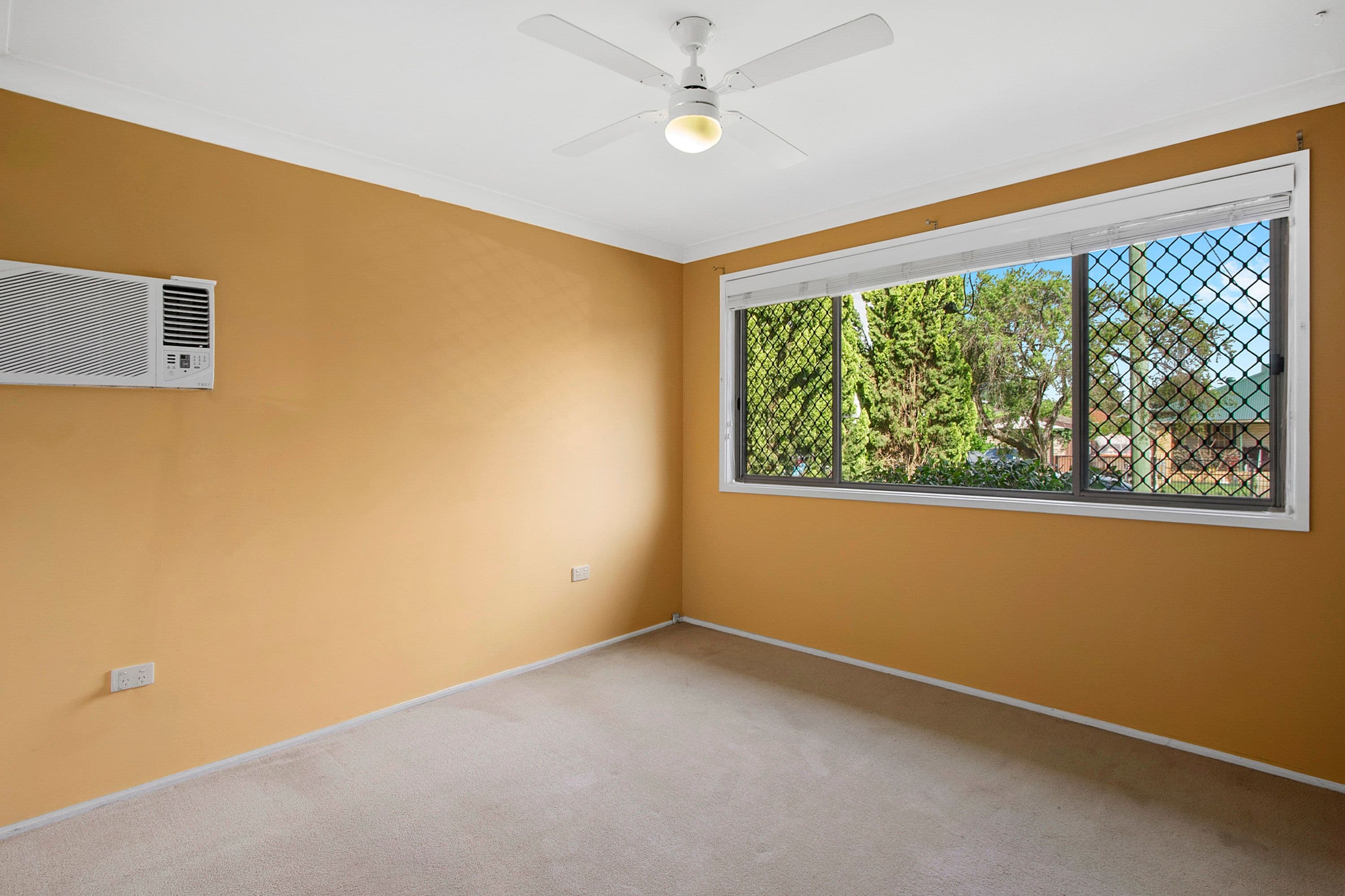 11 Bradley Road, South Windsor - Thumbnail 4