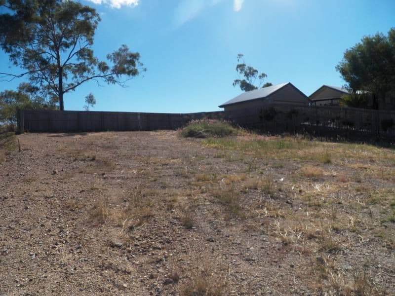 16 Sanctuary Place, SOUTH GLADSTONE QLD 4680, South Gladstone - Thumbnail 2