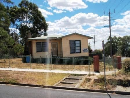 2 Chisholm Crescent, SEYMOUR VIC 3660, Seymour - Thumbnail 2