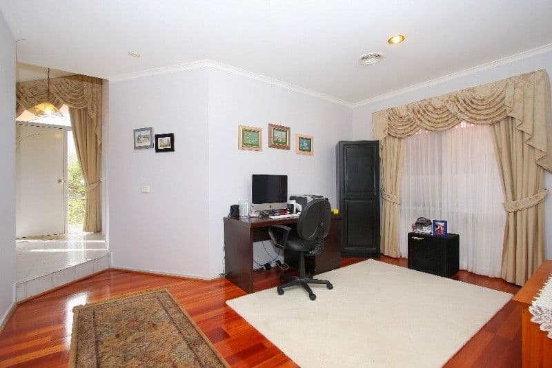 30 Arthur Phillip Way, MILL PARK VIC 3082, Mill Park - Thumbnail 3