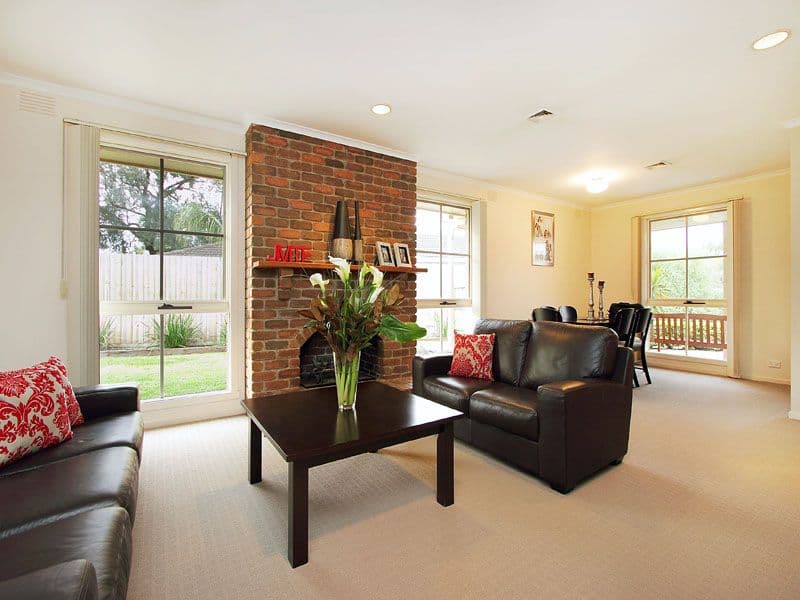 6 Holland Avenue, DINGLEY VILLAGE VIC 3172, Dingley Village - Thumbnail 2