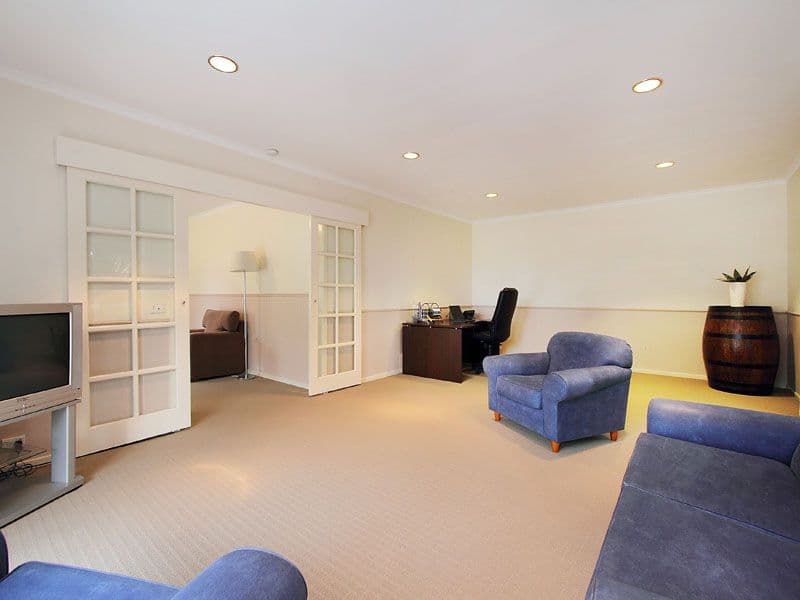 6 Holland Avenue, DINGLEY VILLAGE VIC 3172, Dingley Village - Thumbnail 3